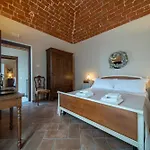 Oda ve Kahvaltı Cascina Baronina