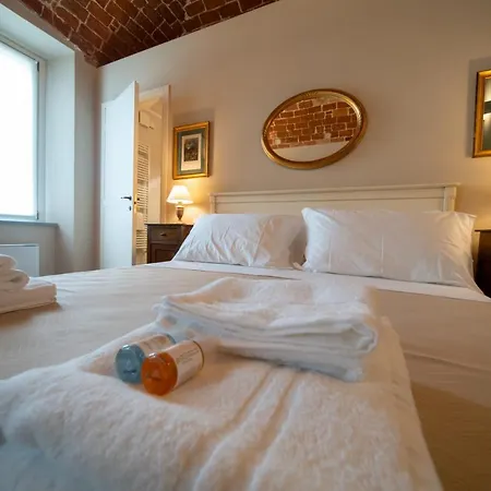 Cascina Baronina Bed & Breakfast Terruggia