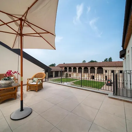 Cascina Baronina Bed & Breakfast Terruggia