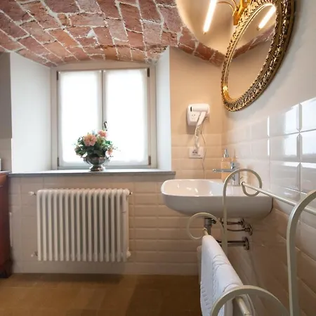 Cascina Baronina Bed & Breakfast Terruggia