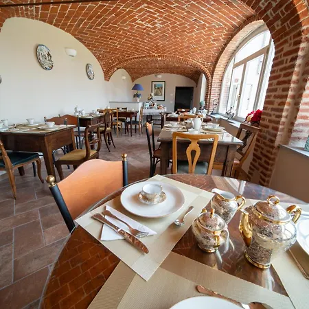 Cascina Baronina Bed & Breakfast Terruggia