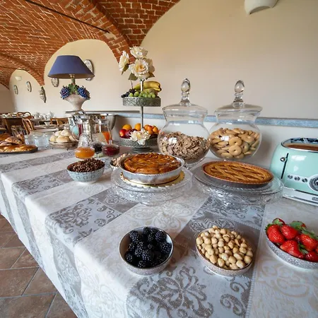 Cascina Baronina Bed & Breakfast *