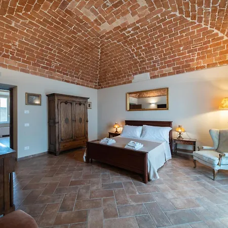 Cascina Baronina Bed & Breakfast Terruggia