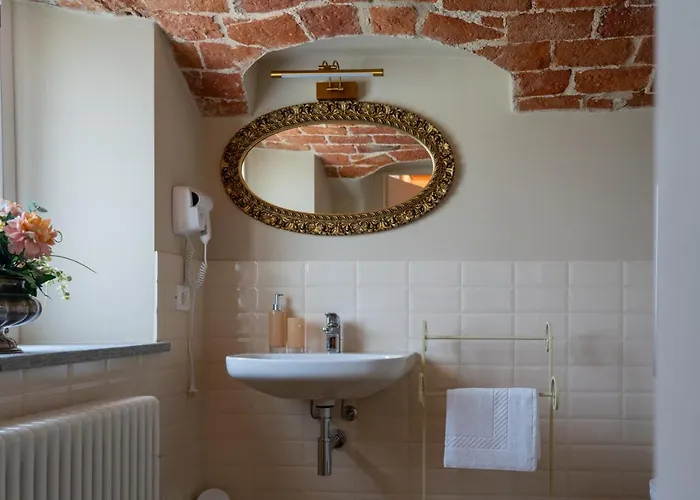 Cascina Baronina 3*