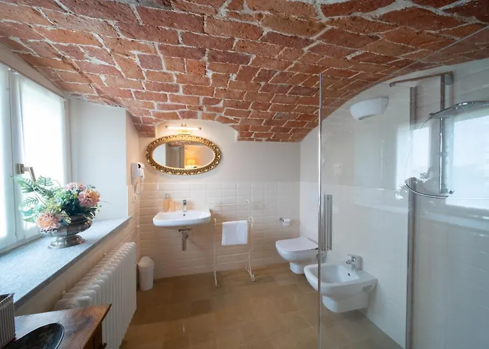 Cascina Baronina فندق مبيت وإفطار
