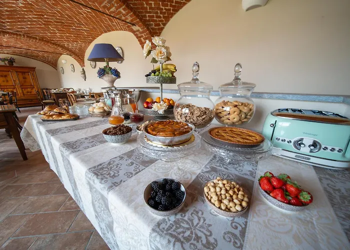 Cascina Baronina فندق مبيت وإفطار 3*
